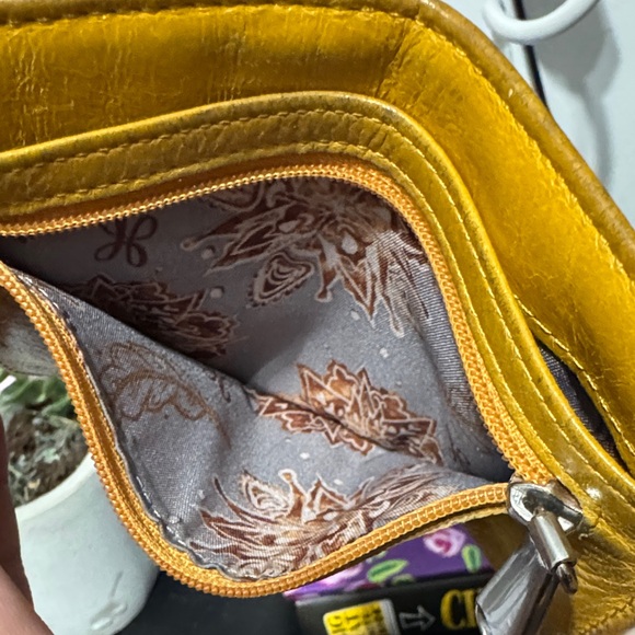 2 HOBO Mustard and Sky Leather Wallet - Picture 3 of 9